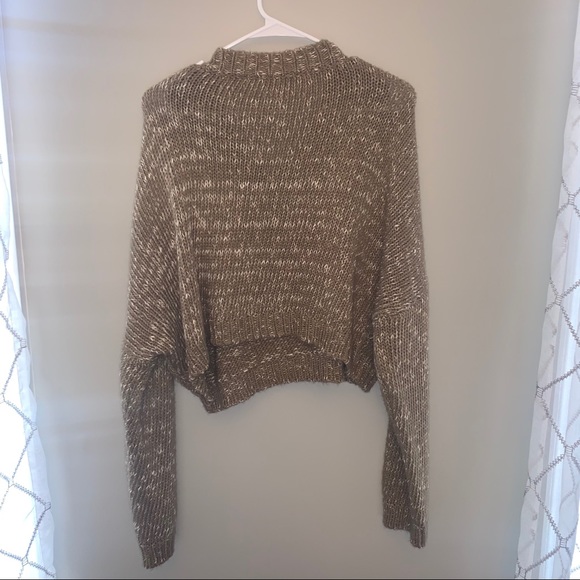 Cropped scoop neck sweater - Picture 3 of 3